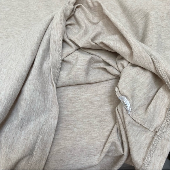 Liz Lange x Target Maternity Top - Picture 3 of 5